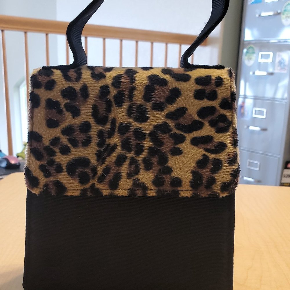 Lisa Z Tiger Motif Hand Purse. Night-on-the-town-Look